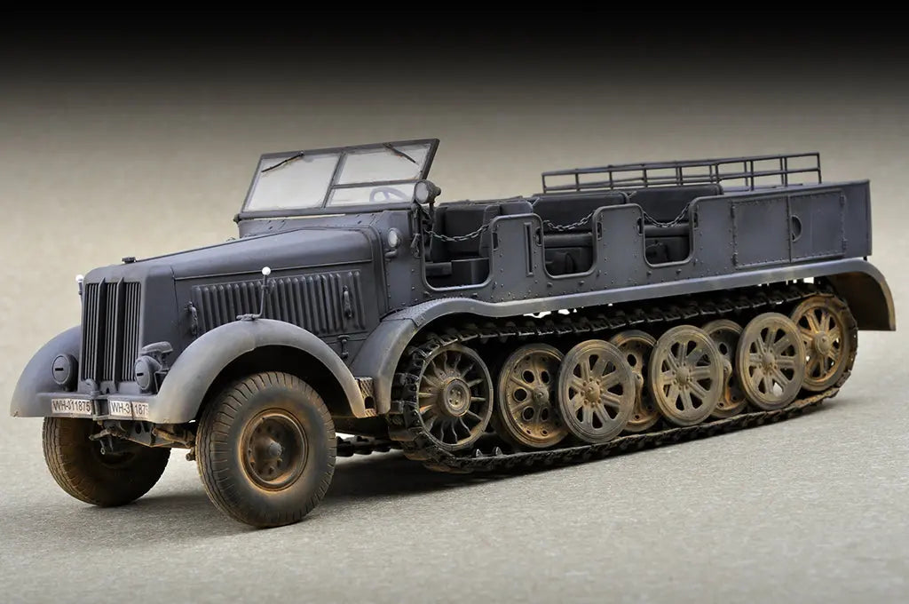 Trumpeter 1/72 Sd.Kfz.8 Schwerer Zugkraftwagen 12t Plastic Model Kit Trumpeter