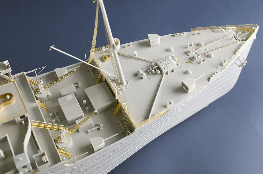 Trumpeter 1/200 Olympic Plastic Model Kit Trumpeter