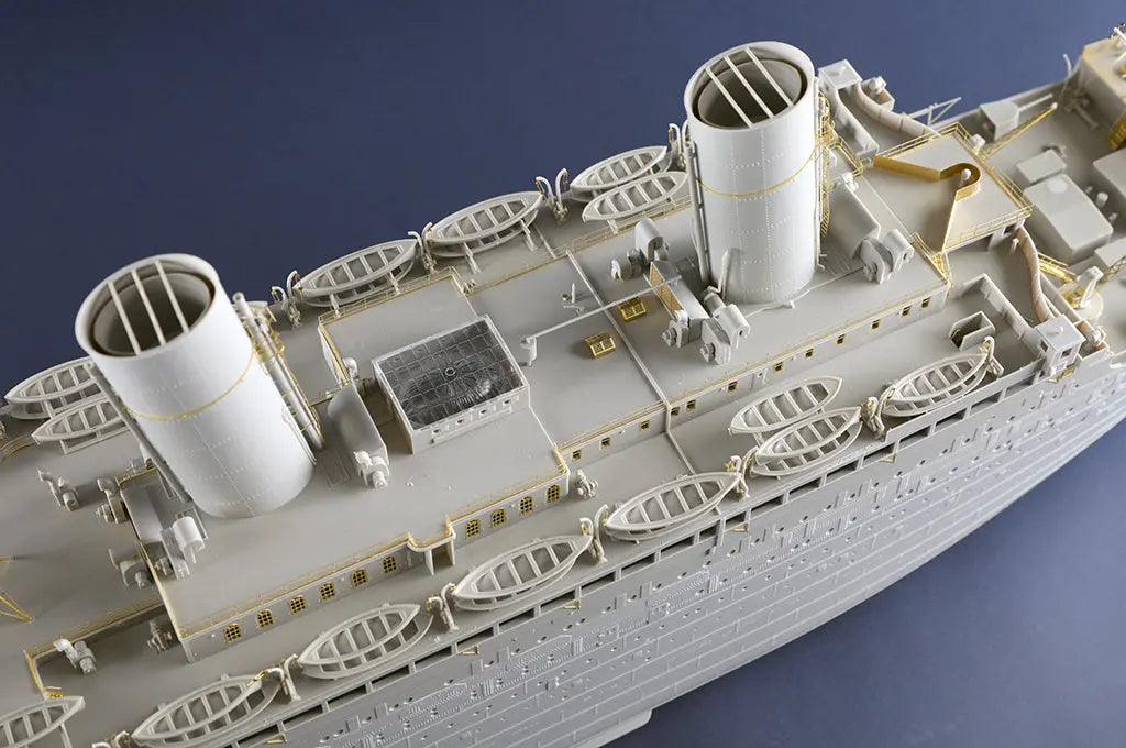 Trumpeter 1/200 Olympic Plastic Model Kit Trumpeter