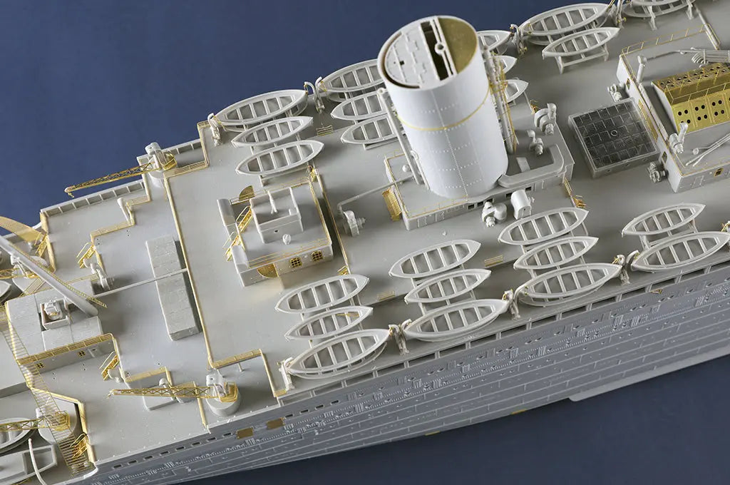 Trumpeter 1/200 Olympic Plastic Model Kit Trumpeter
