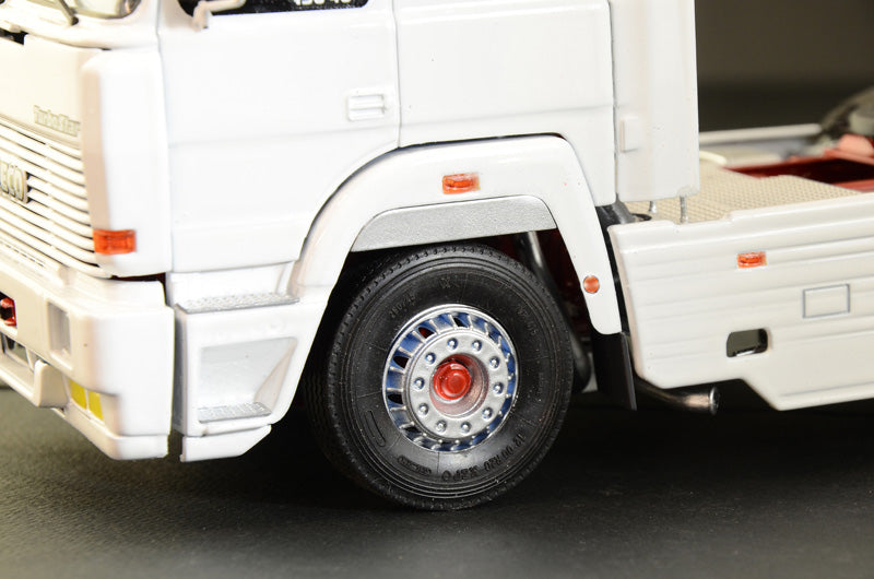 Italeri 1/24 IVECO Turbostar 190.48 Special Truck Plastic Model Kit Italeri