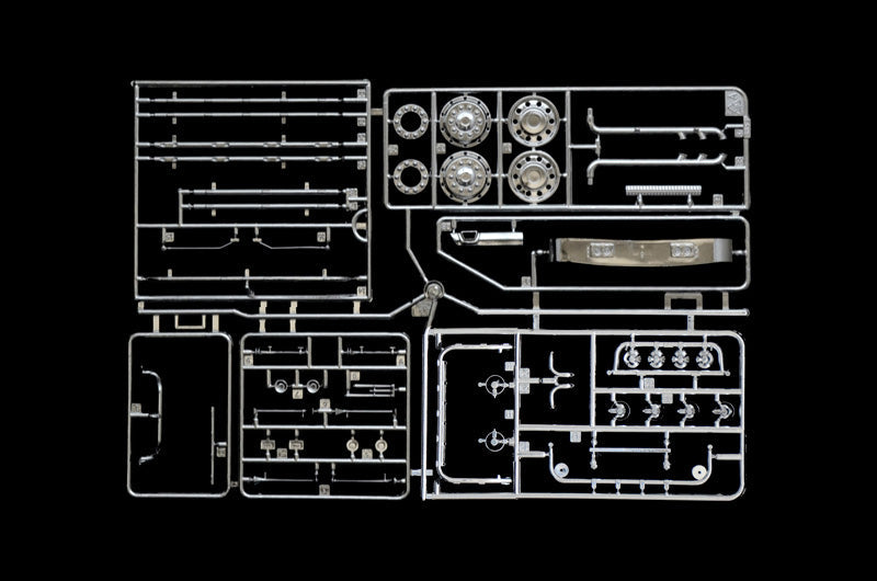 Italeri 1/24 Scania R730 Streamline Show Truck Plastic Model Kit Italeri
