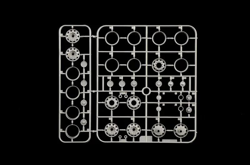 Italeri 1/24 Iveco S-Way Plastic Model Kit