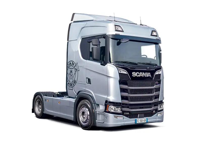 Italeri 1/24 Scania 770S 4x2 Normal Roof "Grey Cab" Plastic Model Kit