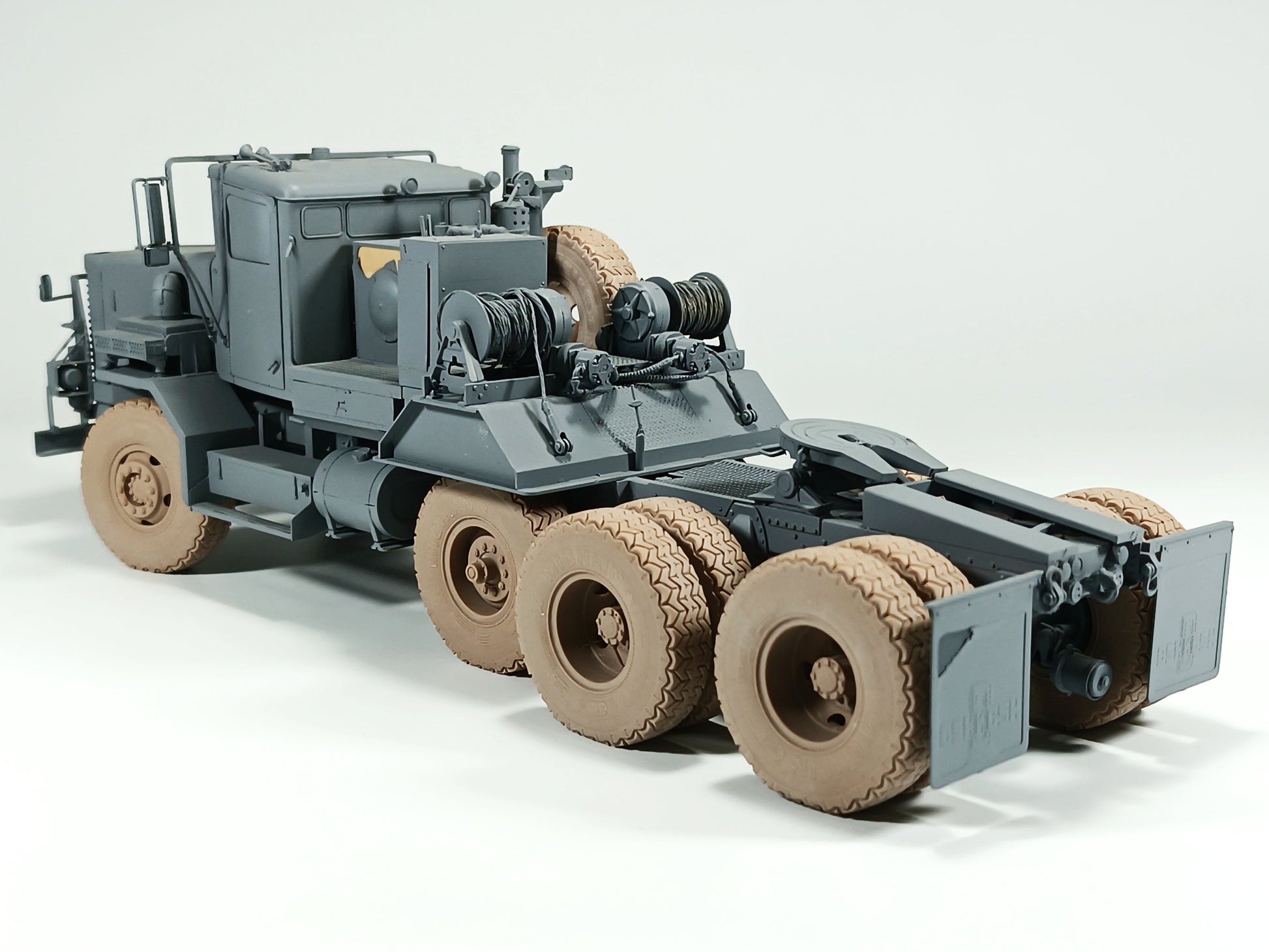 E.T. Model 1/35 US M911 C-HET(8x6) Sagged wheels E.T. Model