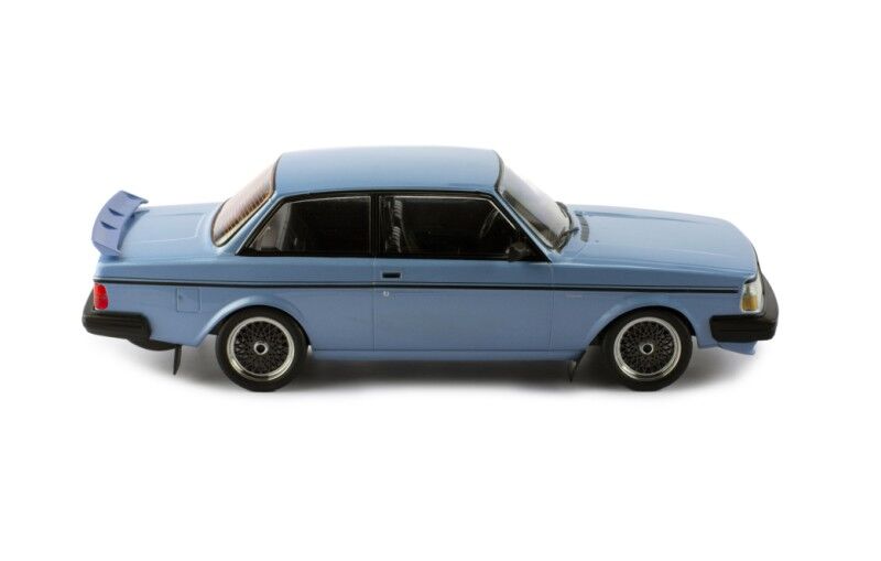 IXO Models 1/18 VOLVO 240 TURBO "CUSTOM" 1986 - METALLIC LIGHT BLUE IXO Models