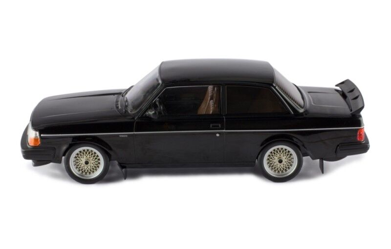 IXO Models 1/18 VOLVO 240 TURBO "CUSTOM" BLACK - 1986 IXO Models