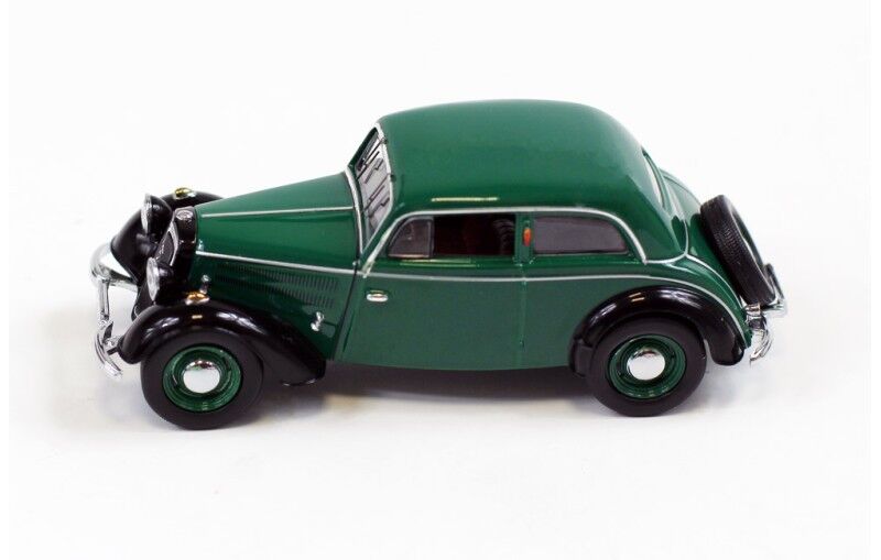 IXO Models 1/43 IFA F8 Limousine - Green & Black - 1949 IXO Models