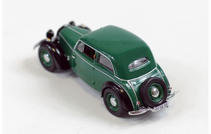 IXO Models 1/43 IFA F8 Limousine - Green & Black - 1949 IXO Models