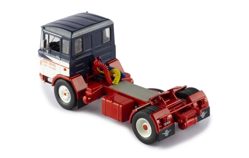 IXO Models 1/43 DAF 2600 1970 Blue And White