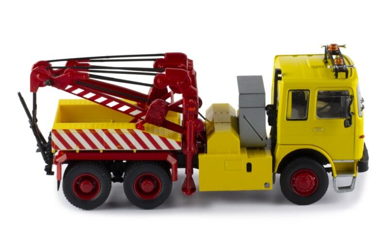 IXO Models 1/43 MAN F8 26.281 Tow Truck - Yellow