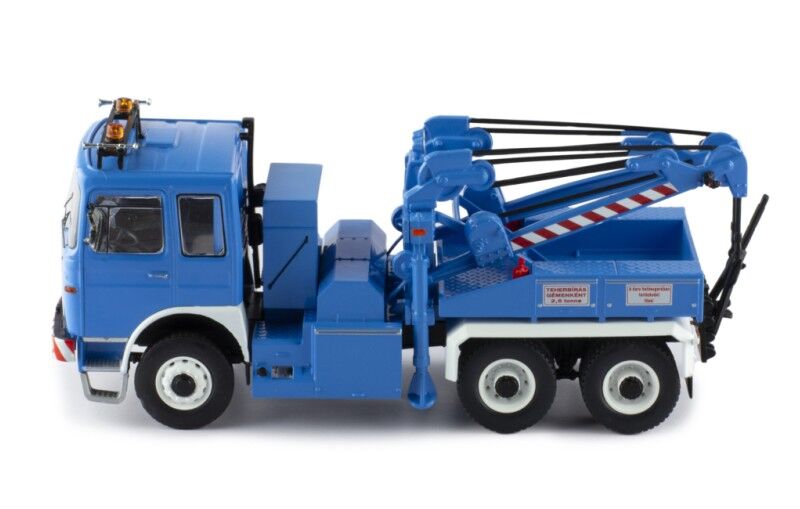 IXO Models 1/43 MAN F8 26.281 Tow Truck - Blue