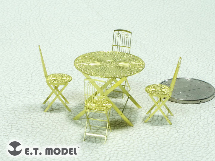 E.T. Model 1/35 Dining table and chairs Type.2