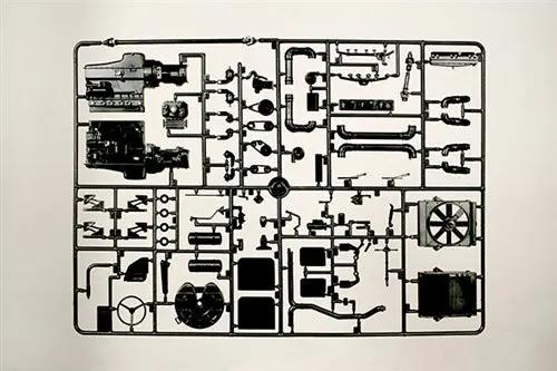 Italeri 1/24 Freightliner FLC Plastic Model Kit
