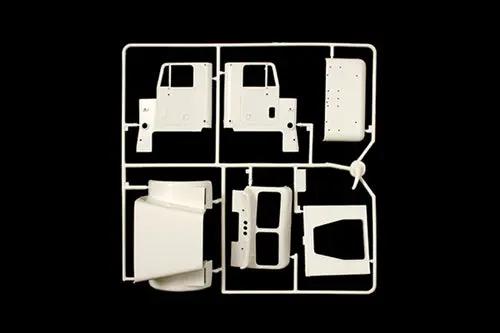 Italeri 1/24 Freightliner FLC Plastic Model Kit