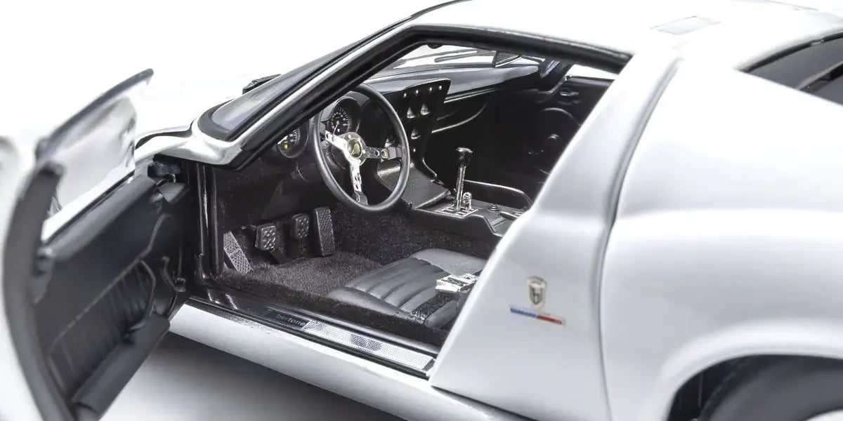 Kyosho 1/18 Lamborghini Miura P400 White/Silver (Int. Black) Diecast Model Car Kyosho