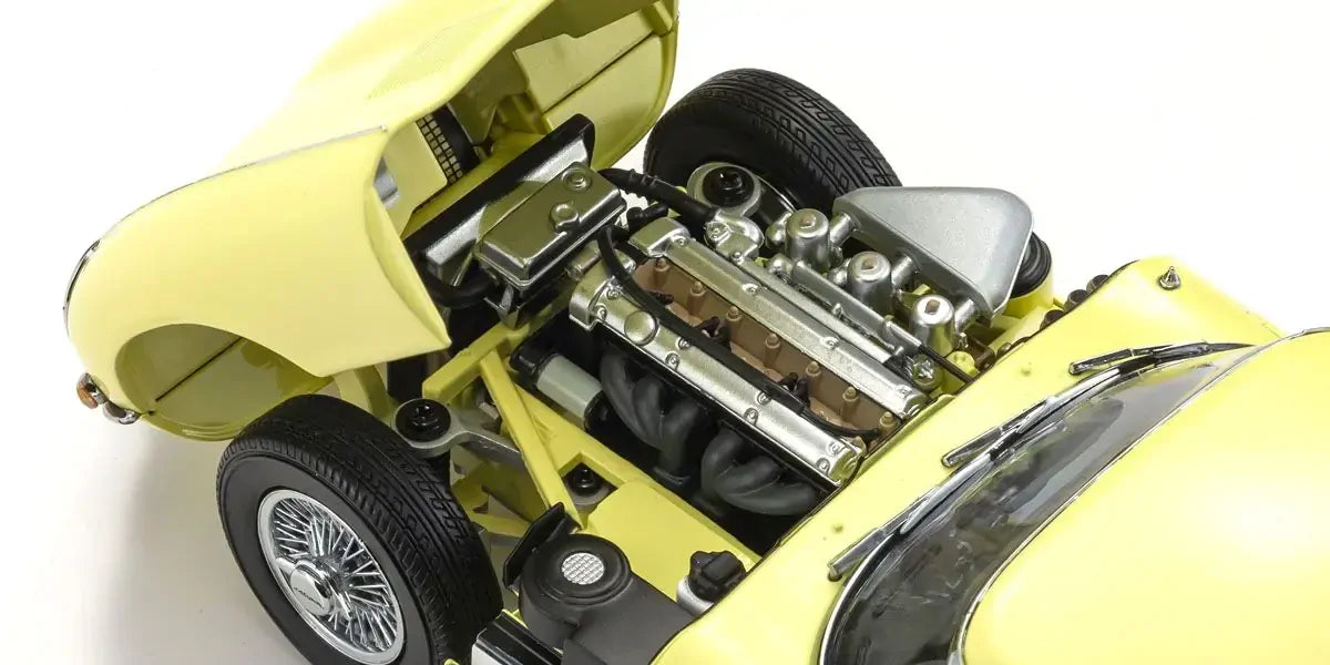 Kyosho 1/18 Jaguar E-Type Pale Primrose Diecast Model Car