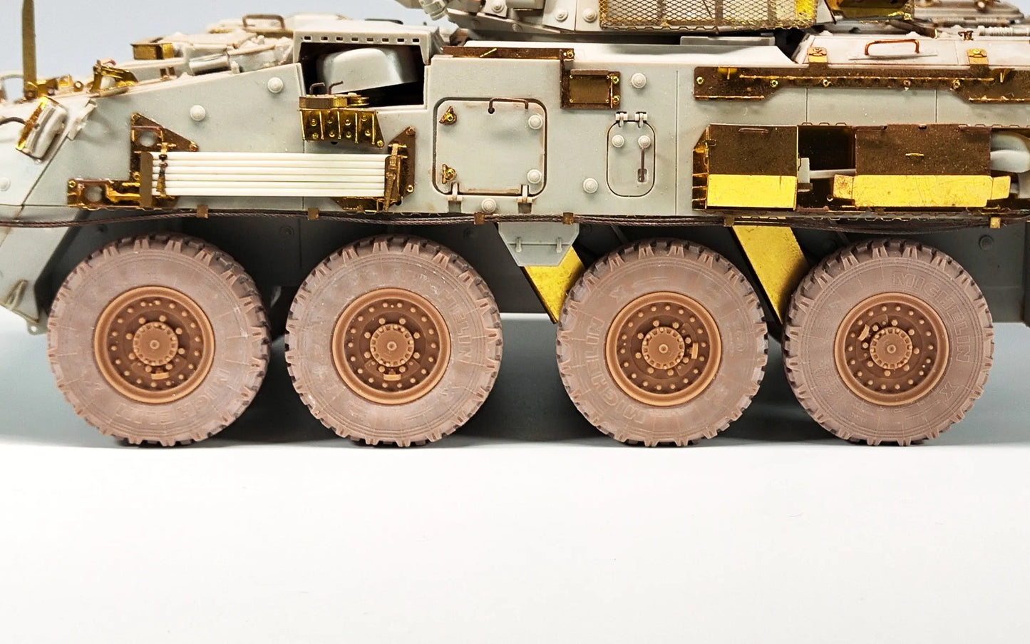 E.T. Model 1:35 U.S.Army Stryker Armored Vehicle Sagged Wheels (3D Printed) for Trumpeter kit E.T. Model