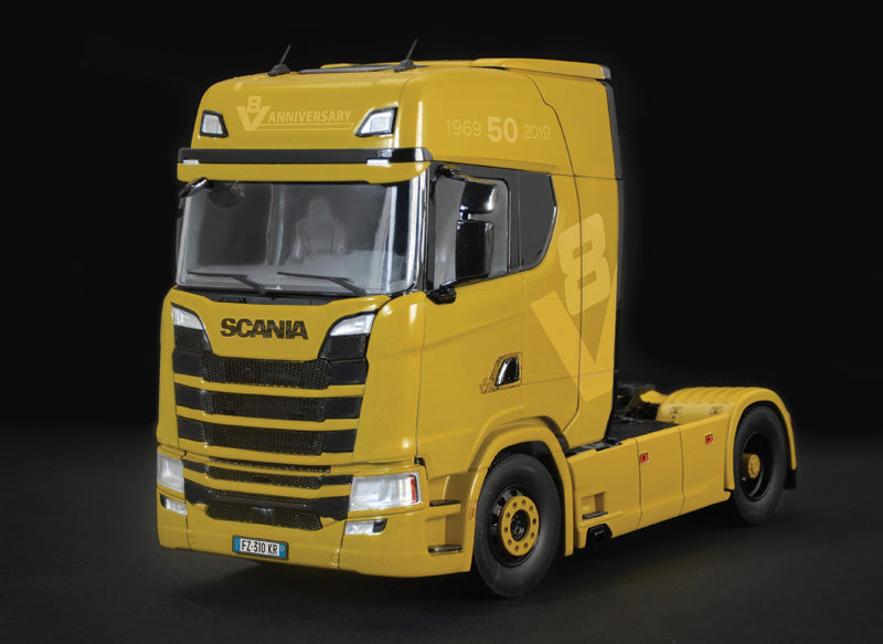 Italeri 1/24 Scania S730 HIGHLINE 4x2 Truck Plastic Model Kit Italeri