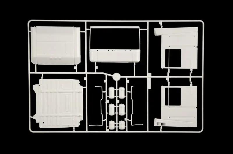 Italeri 1/24 Renault AE500 Magnum Plastic Model Kit