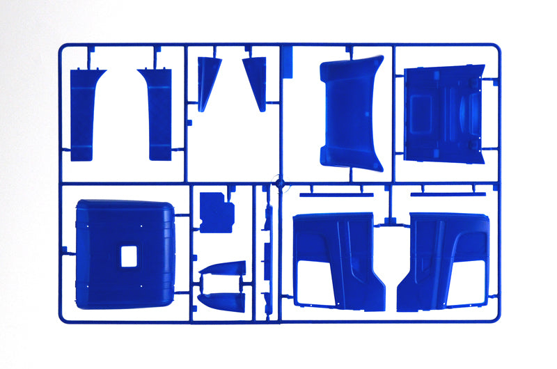 Italeri 1/24 SCANIA R400 STREAMLINE Flat Roof Truck Plastic Model Kit