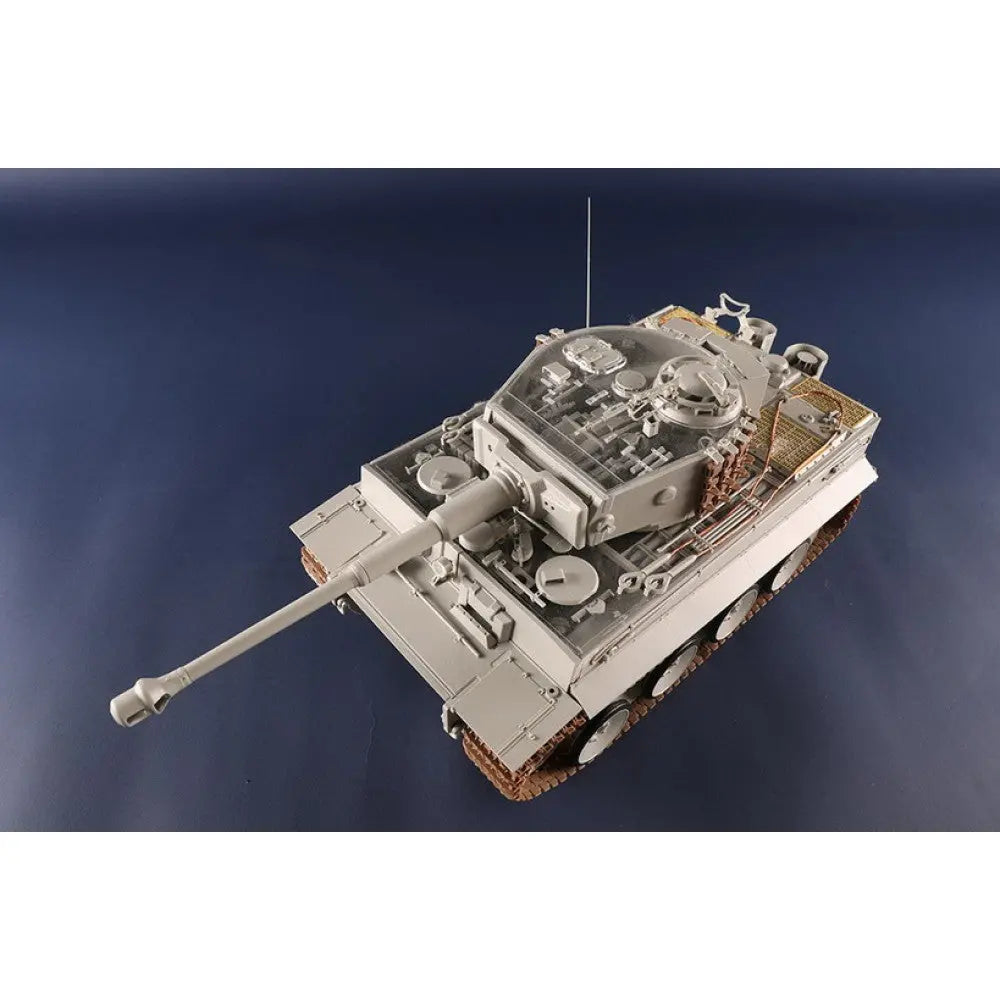 Trumpeter 1/16 Pz.Kpfw.VI Ausf.E Sd.Kfz.181 Tiger I (Medium Production) Plastic Model Kit Trumpeter