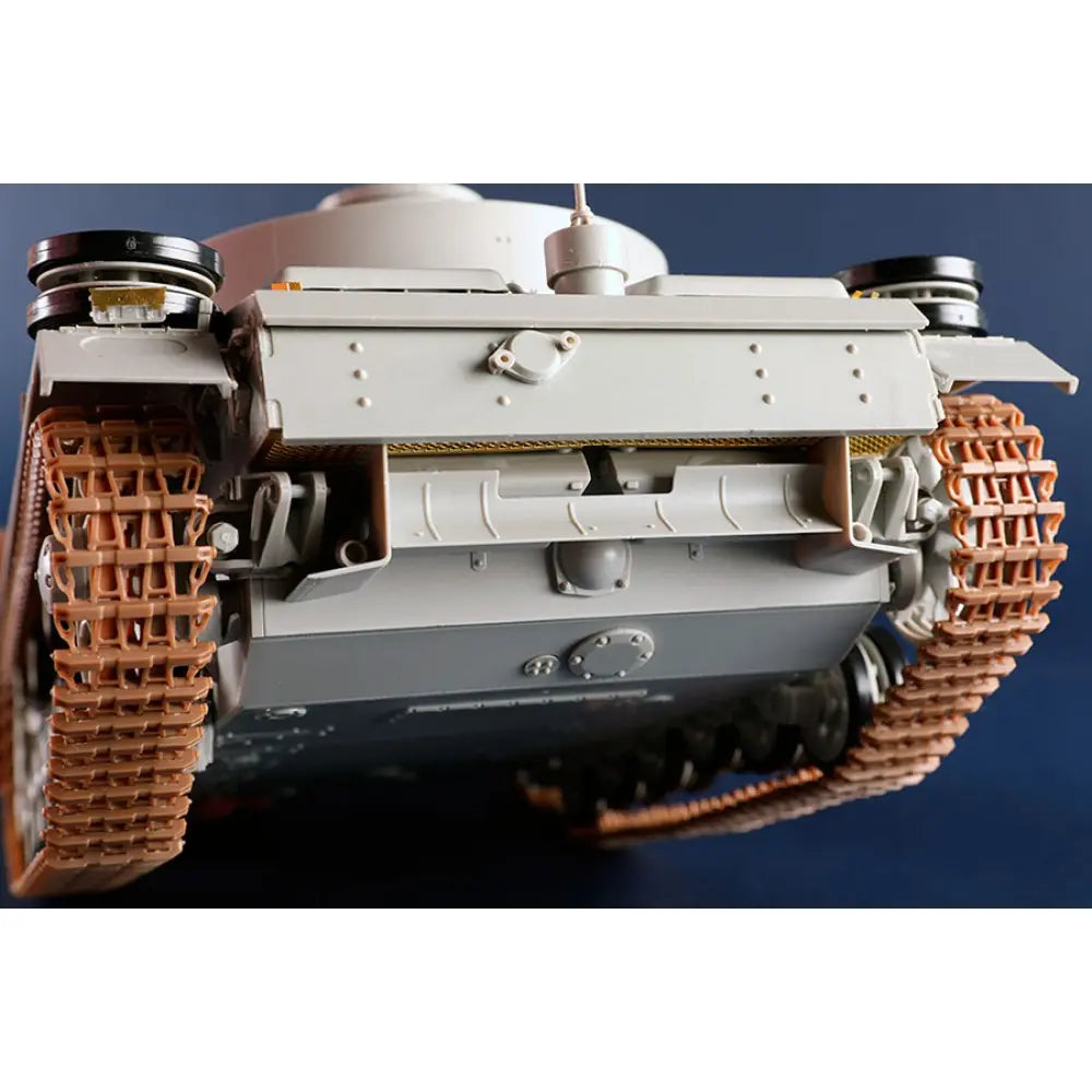 Trumpeter 1/16 Pz.Bef.Wg.Fahrgestell Pz.Kpfw.III Ausf.J Plastic Model Kit Trumpeter