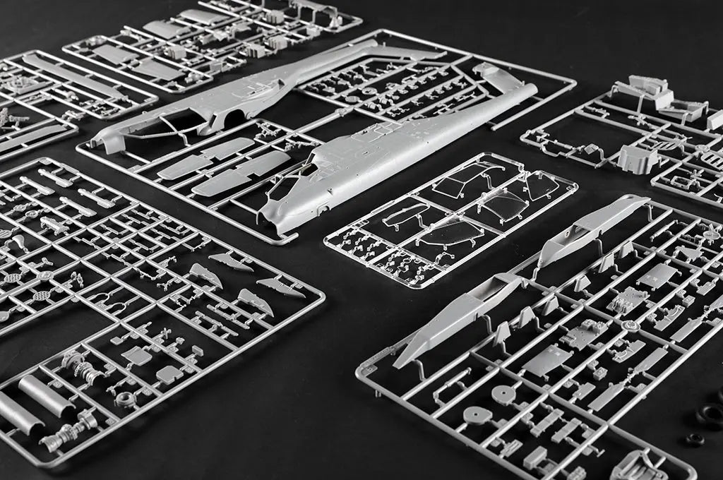 Trumpeter 1/35 AH-64A Apache Early Plastic Model Kit Trumpeter