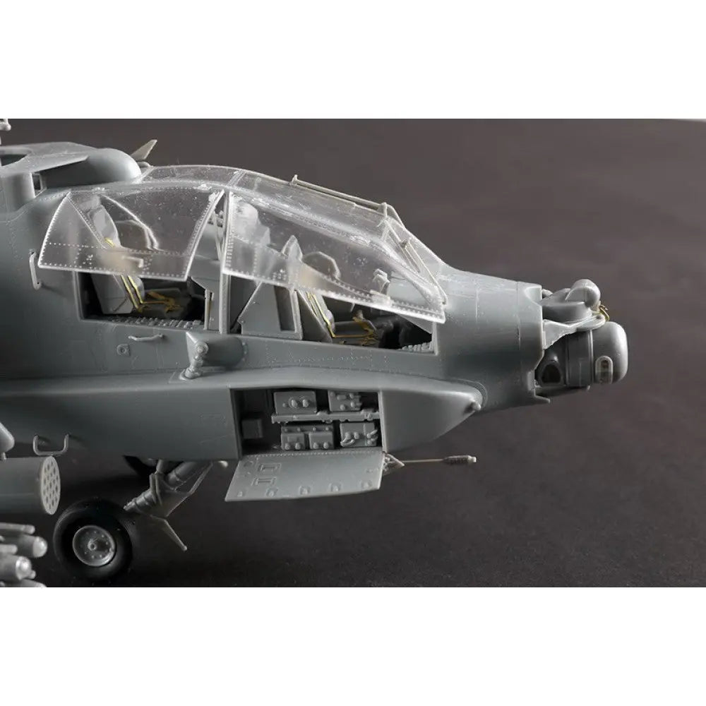 Trumpeter 1/35 AH-64A Apache Late Plastic Model Kit Trumpeter