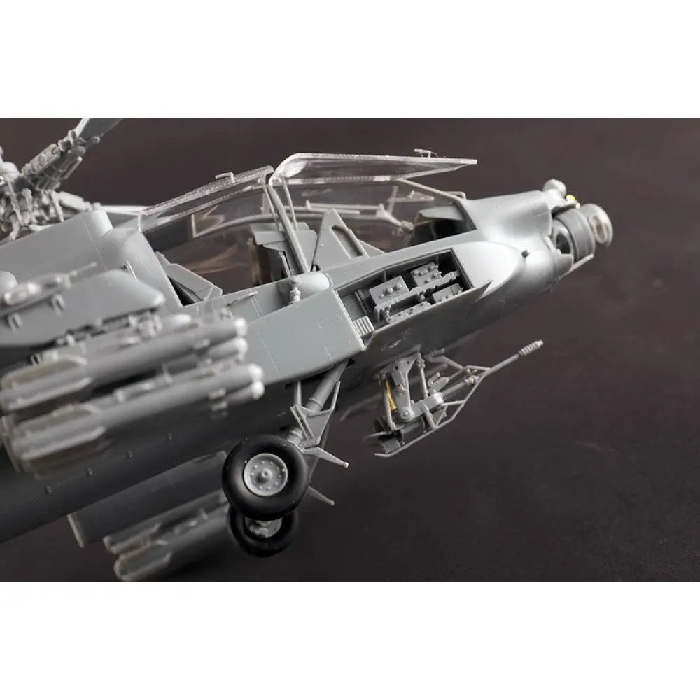 Trumpeter 1/35 AH-64A Apache Late Plastic Model Kit Trumpeter