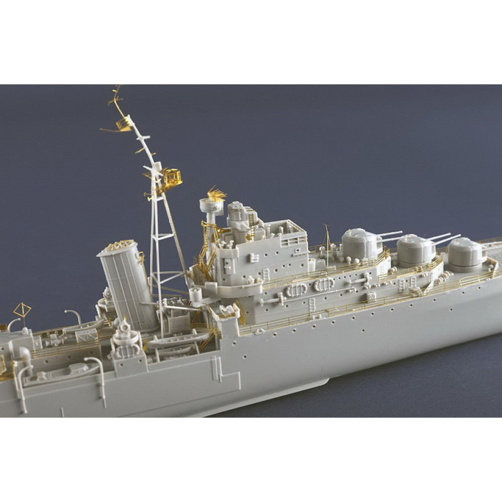 Trumpeter 1/350 HMS Argonaut Plastic Model Kit
