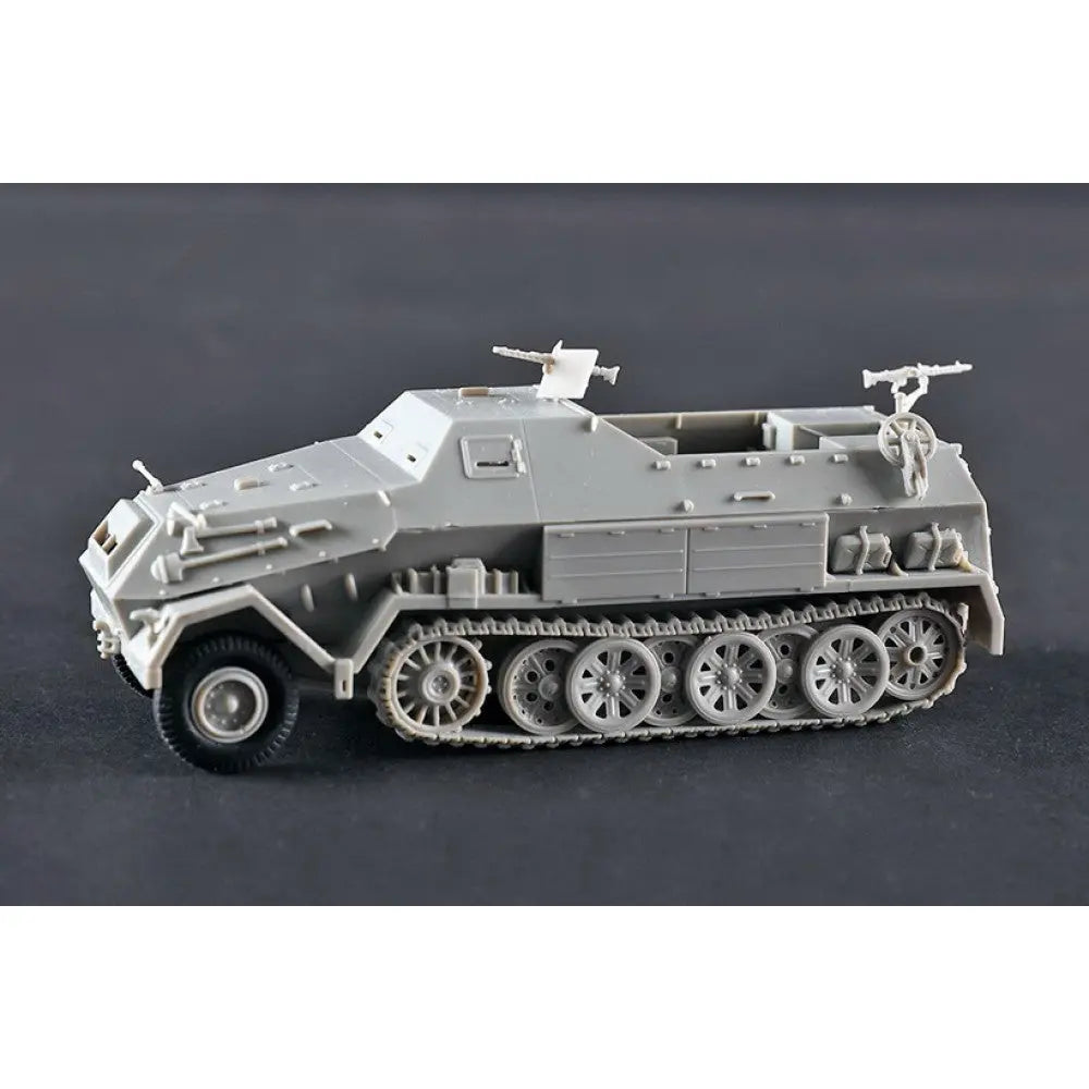 Trumpeter 1/72 Sd.Kfz.8 Gepanzerte 12t Plastic Model Kit Trumpeter