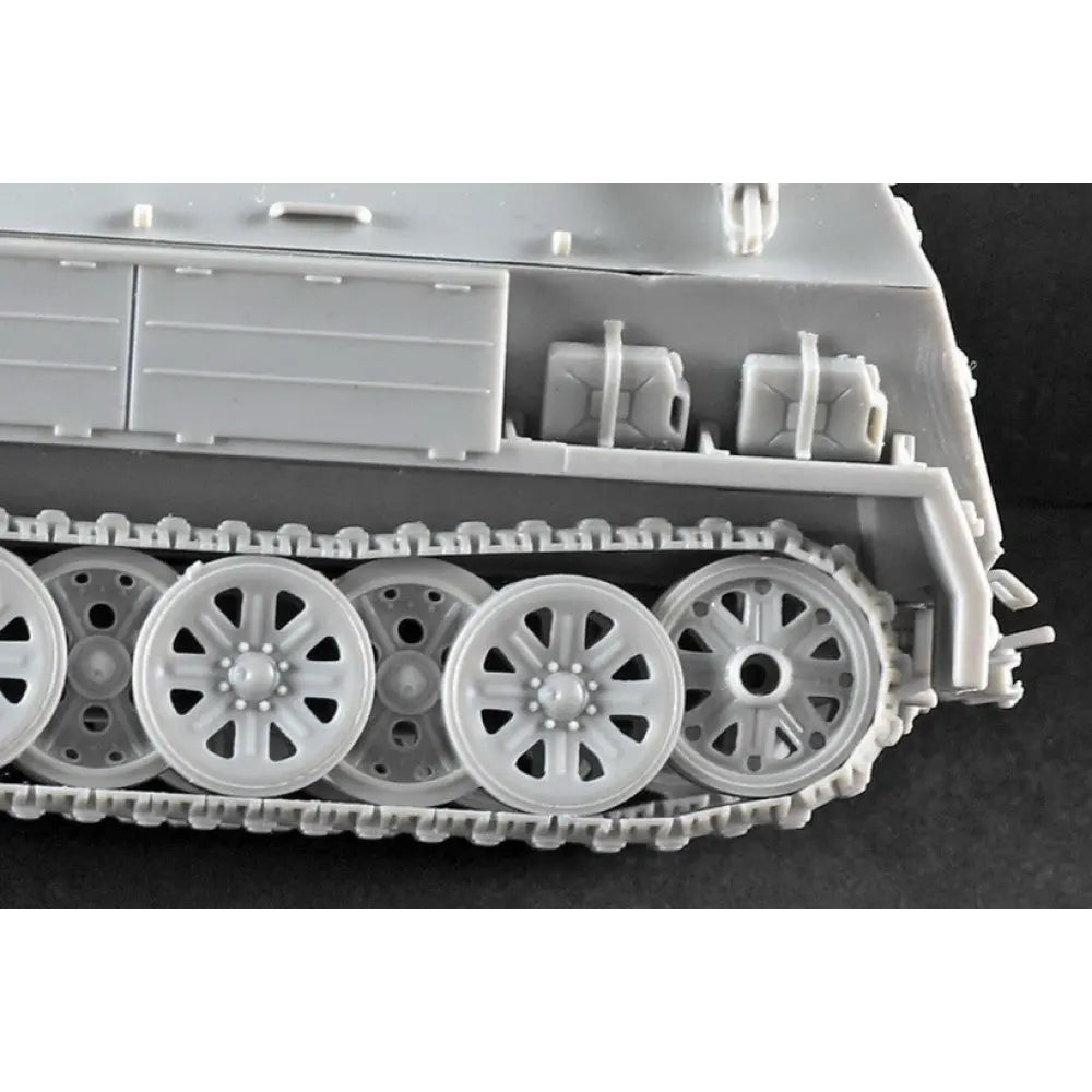 Trumpeter 1/72 Sd.Kfz.8 Gepanzerte 12t Plastic Model Kit Trumpeter