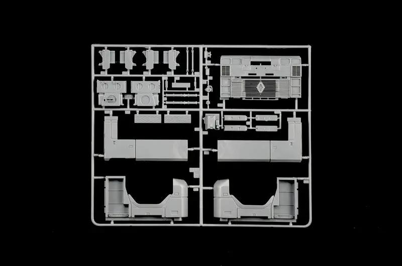 Italeri 1/24 Renault AE500 Magnum Plastic Model Kit