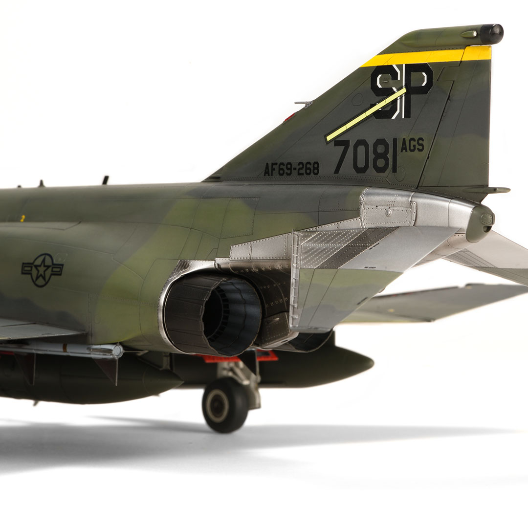 Zoukei Mura 1/48 F-4G Phantom II Wild Weasel V Plastic Model Kit