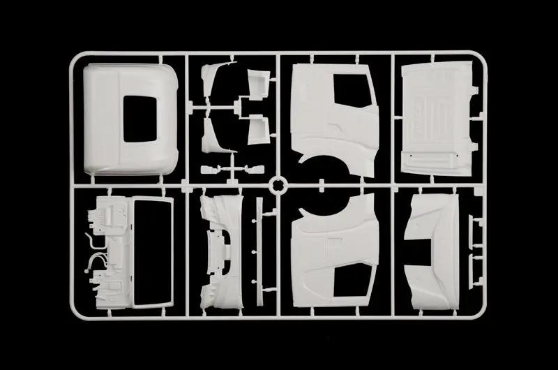 Italeri 1/24 Iveco S-Way Plastic Model Kit