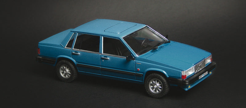 Italeri 1:24 Volvo 760 GLE Plastic Model Kit Italeri