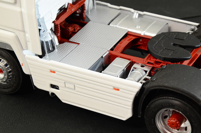 Italeri 1/24 IVECO Turbostar 190.48 Special Truck Plastic Model Kit Italeri