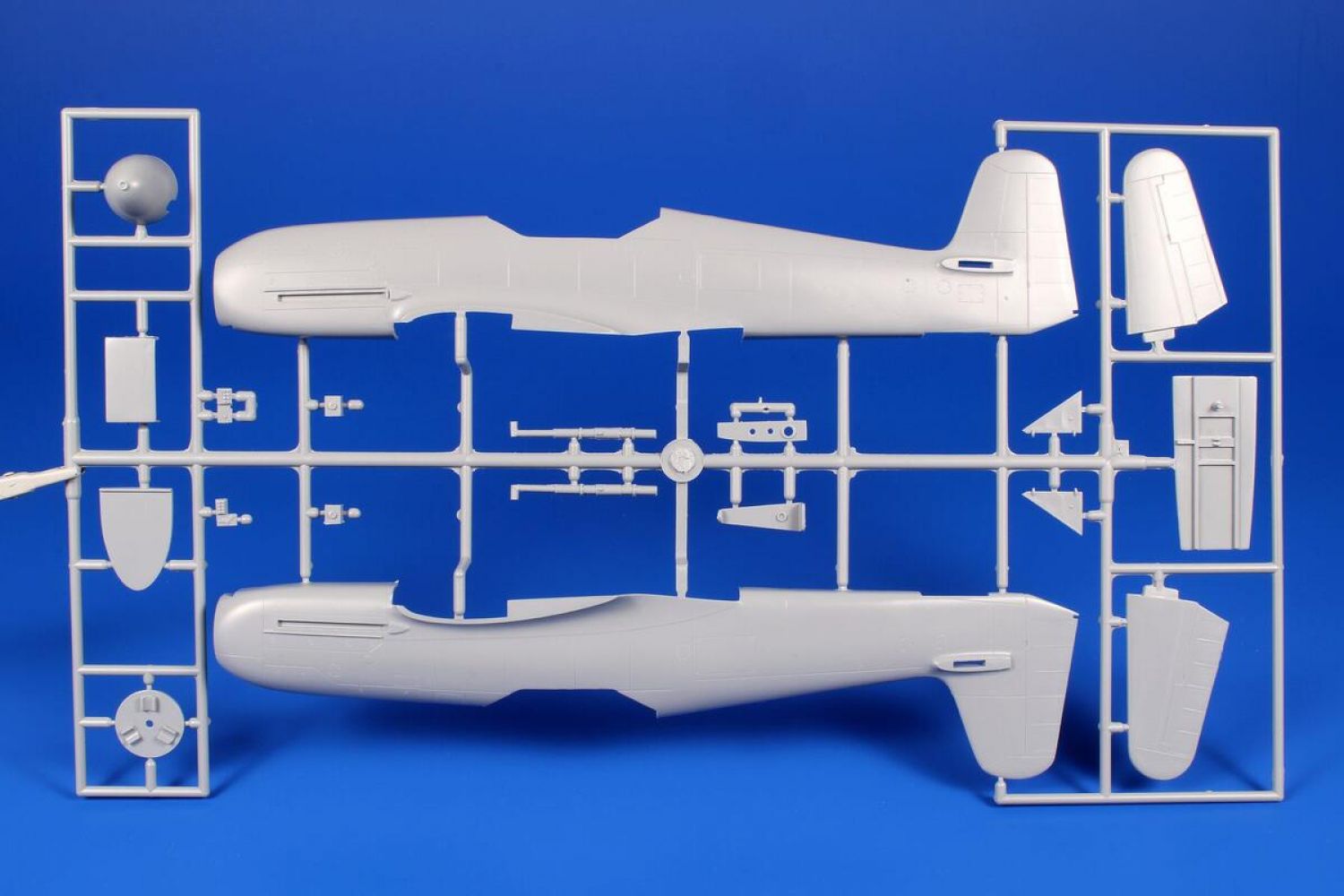 Special Hobby 1/32 Heinkel He 100D "Soviet and Japanese Test Plane" Plastic Model Kit Special Hobby