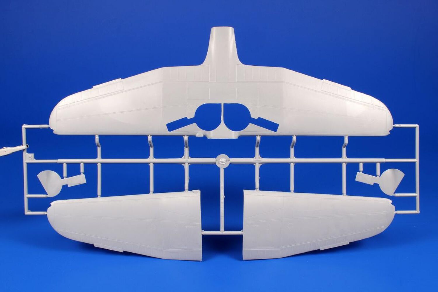 Special Hobby 1/32 Heinkel He 100D "Soviet and Japanese Test Plane" Plastic Model Kit Special Hobby