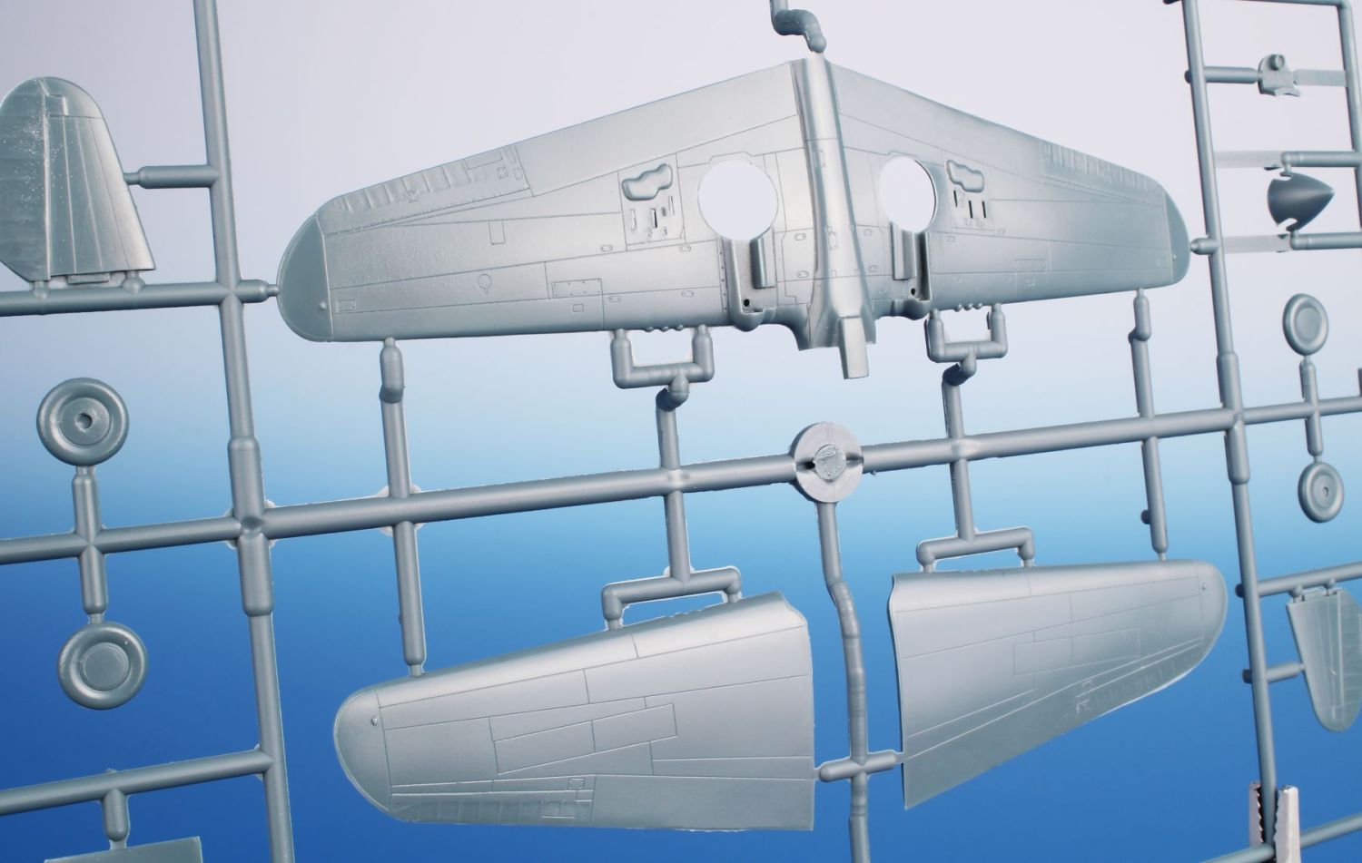 Special Hobby 1/72 P-40F/L Warhawk 'Desert Hawks with Merlin' Plastic Model Kit Special Hobby