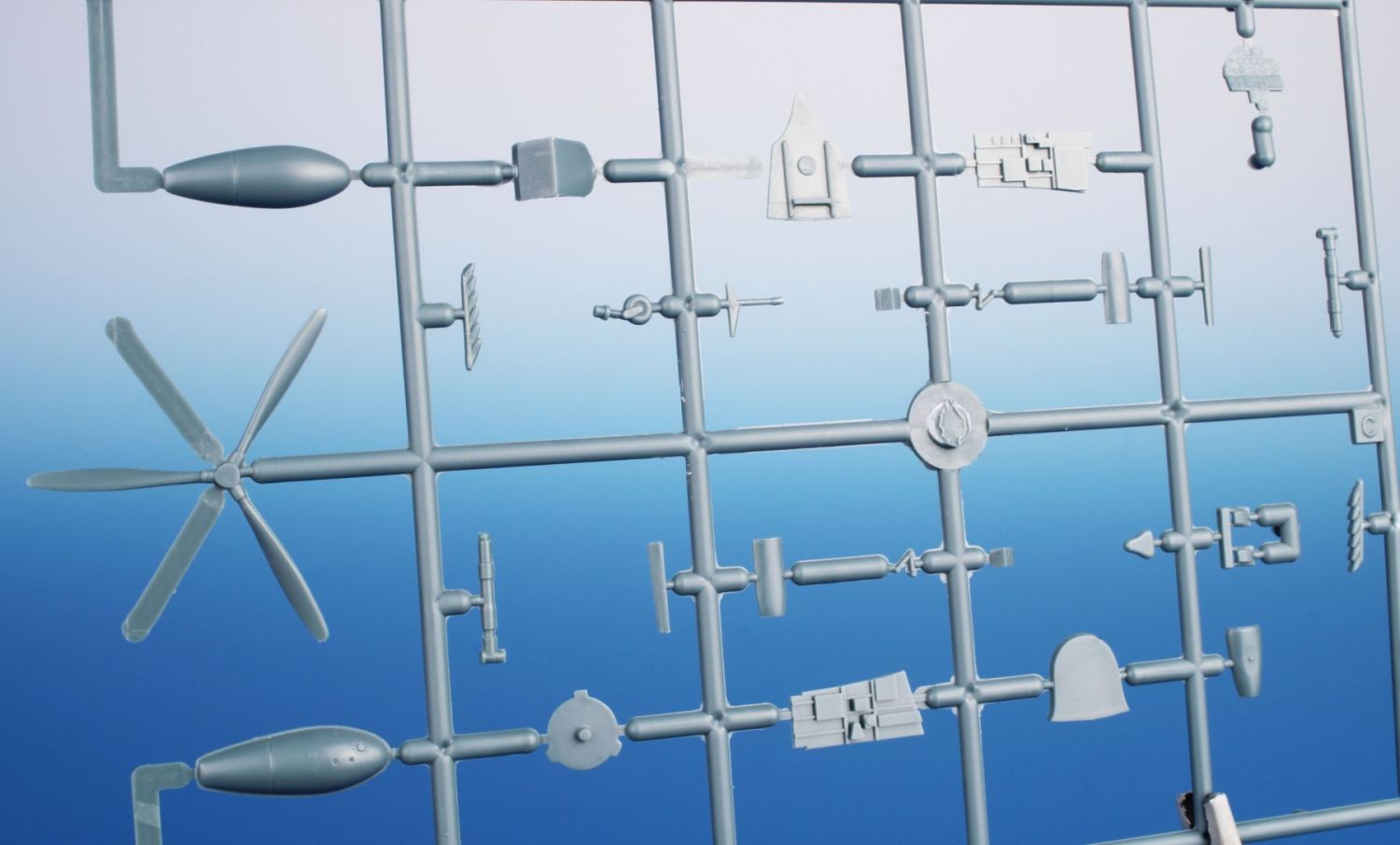 Special Hobby 1/72 P-40F/L Warhawk 'Desert Hawks with Merlin' Plastic Model Kit Special Hobby