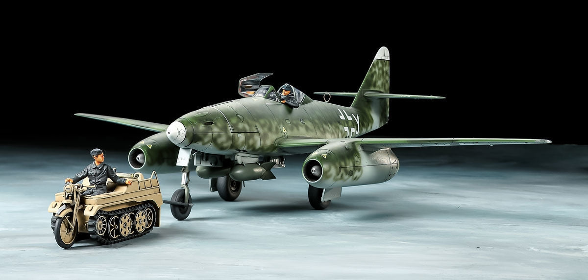 Tamiya 1/48 Me262 A-2a & Kettenkraftrad set Tamiya