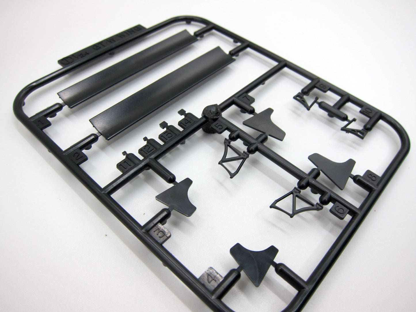 Fujimi 1/24 Mitsubishi Lancer Evolution VIII GSR (w/GT-W Wing) [ID-322] Plastic Model Kit Fujimi