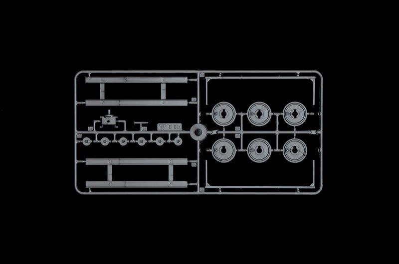 Italeri 1:24 CLASSIC TANK TRAILER "We are family"