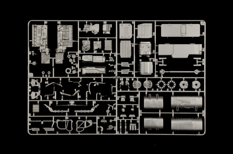 Italeri 1/24 Volvo FH Low Roof Truck Plastic Model Kit