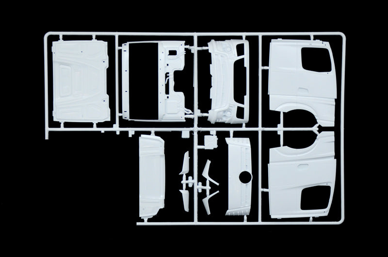 Italeri 1/24 MERCEDES-BENZ MP4 BIG SPACE Plastic Model Kit Italeri
