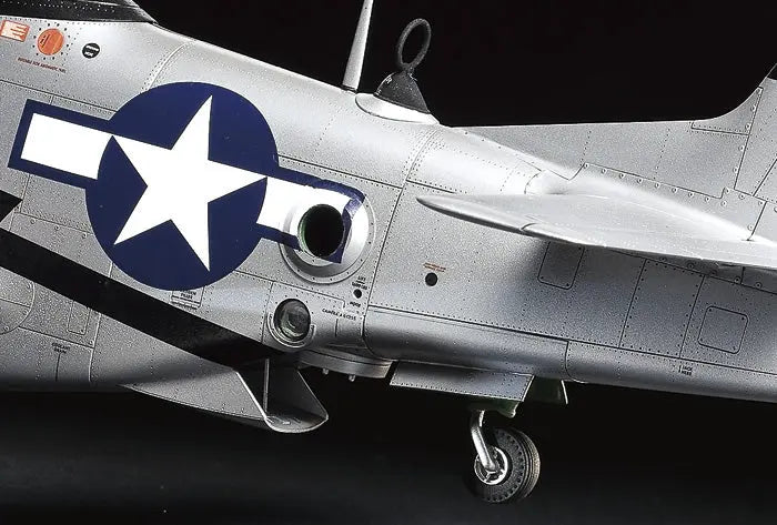Tamiya 1:32 North American P-51D/K Mustang Pacific Theater Tamiya