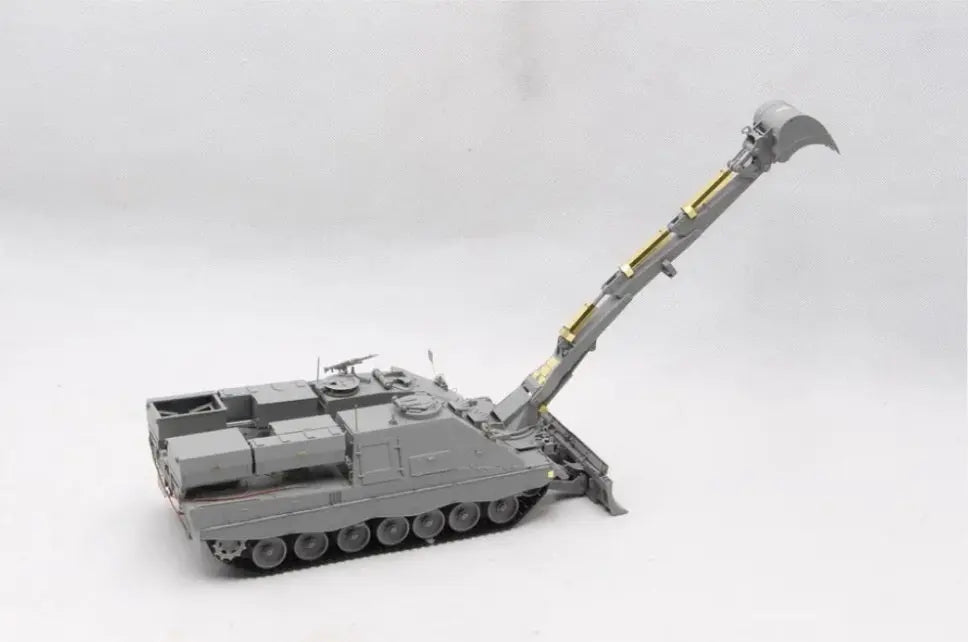 Border Model 1/35 Kodiak Swiss Series/German Demonstrator AEV-3 Pionierpanzer (2 in 1) Plastic Model Kit Border Model