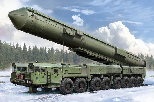 HobbyBoss 1/72 15U175 TEL of RS-12M1 Topol-M ICBM complex Plastic Model Kit HobbyBoss